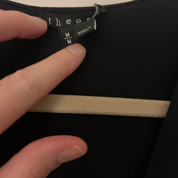 Theory black top - Picture 2 of 3